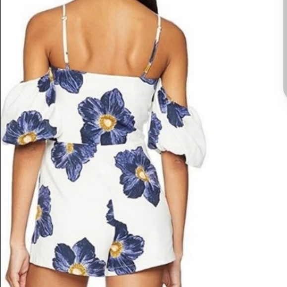 J.O.A. Floral Romper - Picture 2 of 7